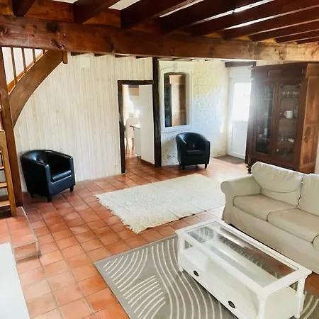 Maison Tres Agreable Et Familiale Saintes Royan Holiday home *